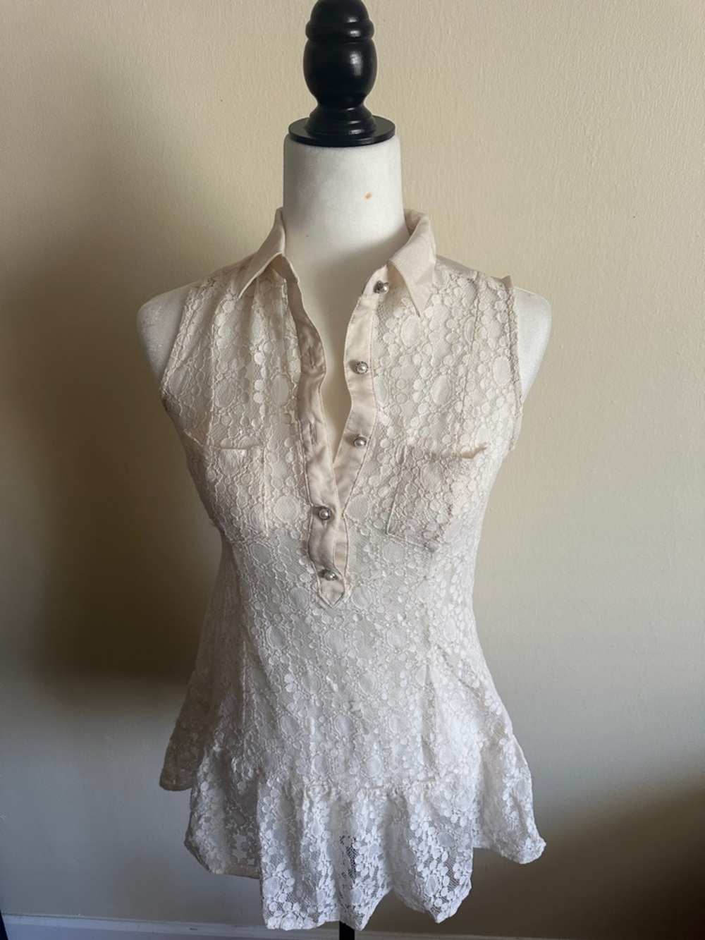 Lace Collared Sleeveless Mini Dress in Cream